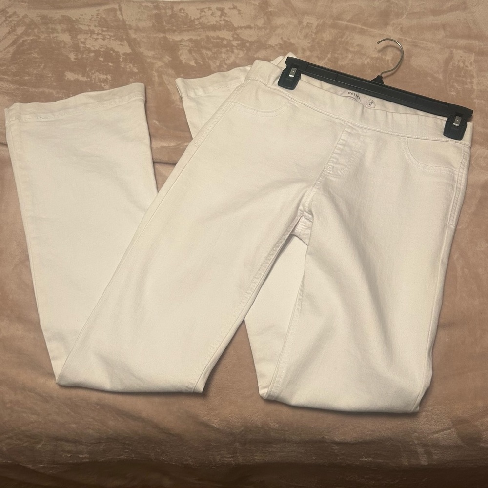 WHITE FLARE LEG PULL-ON JEANS SIZE S